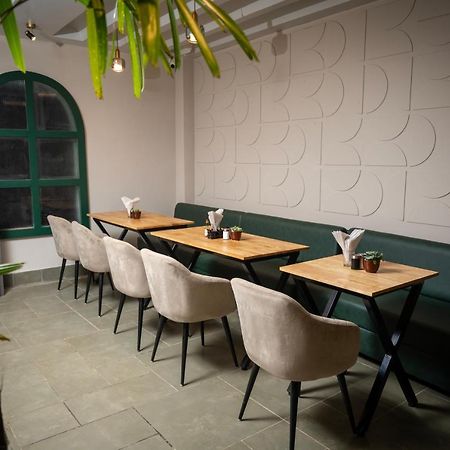 Gs Residency Hotel Guwahati Bagian luar foto