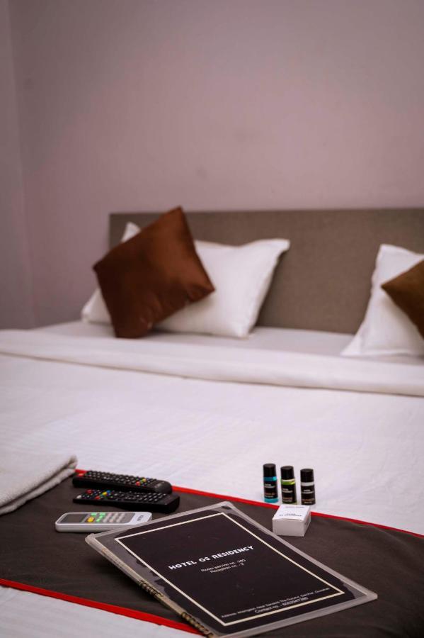 Gs Residency Hotel Guwahati Bagian luar foto