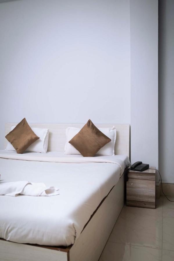 Gs Residency Hotel Guwahati Bagian luar foto
