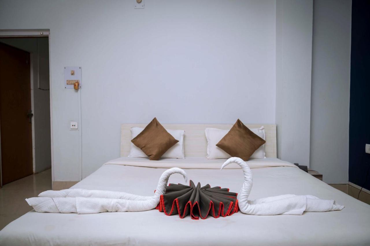 Gs Residency Hotel Guwahati Bagian luar foto